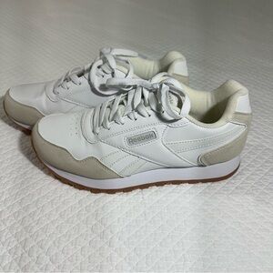 Reebok Classic White and Beige Women’s Sneakers Sz 8